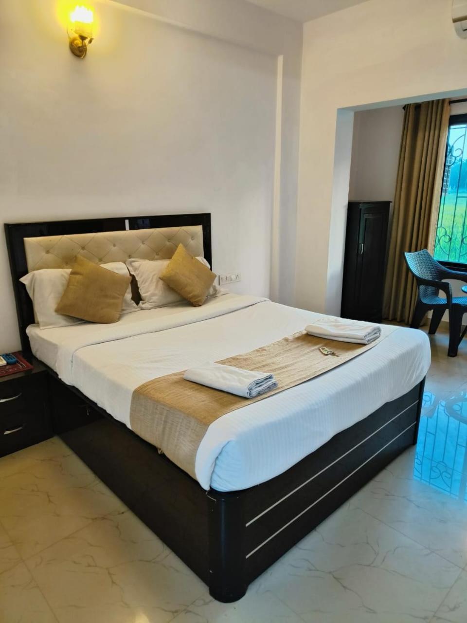 Green Field View Hotel Candolim Exterior photo